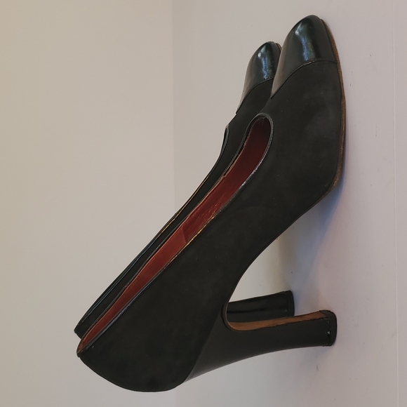 Vintage Yves Saint Laurent Designer Black Suede / Patent Cap Toe Pumps - Size 8N - Picture 4 of 16